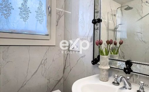 Castle for Sale in Venice, Veneto, Italy