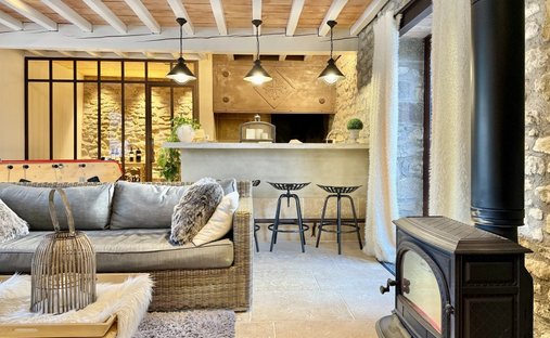 A Listed Property Overlooking The Pyrenees And The Aude Valley