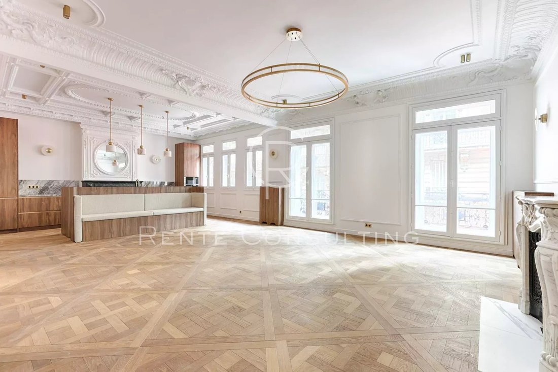 Apartment in Triangle d'Or, Paris 8e Arrondissement, Paris 1 - 16818252