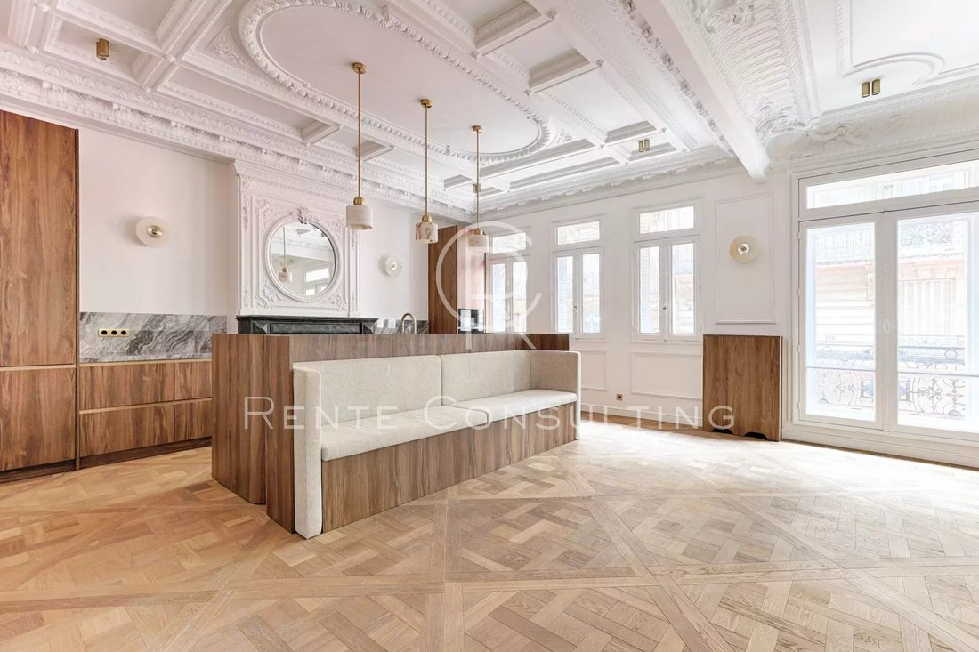 Apartment in Triangle d'Or, Paris 8e Arrondissement, Paris 3 - 16818252