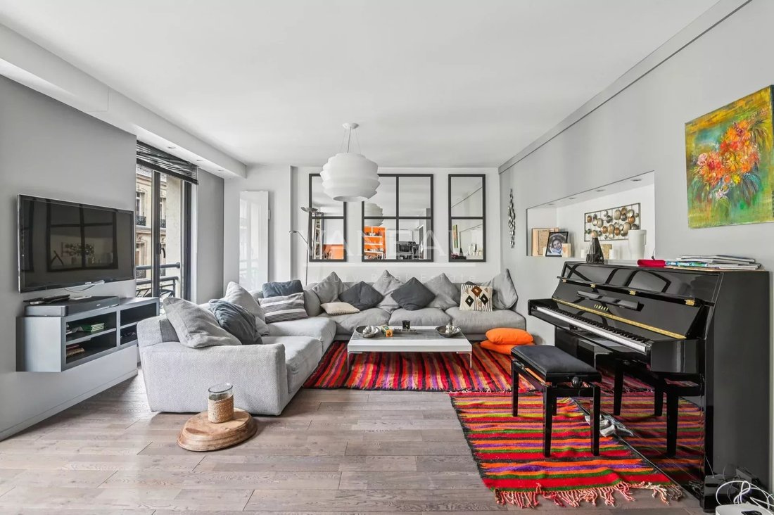 Apartment in Triangle d'Or, Paris 8e Arrondissement, Paris 3 - 16814670