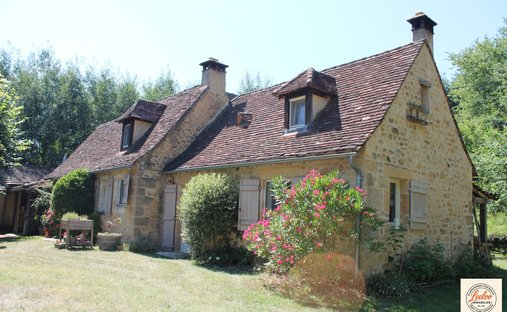 Castle for Sale in Sarlat-la-Canéda, Nouvelle-Aquitaine, France