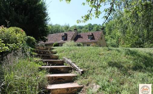 Castle for Sale in Sarlat-la-Canéda, Nouvelle-Aquitaine, France
