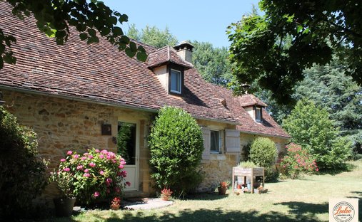 Castle for Sale in Sarlat-la-Canéda, Nouvelle-Aquitaine, France