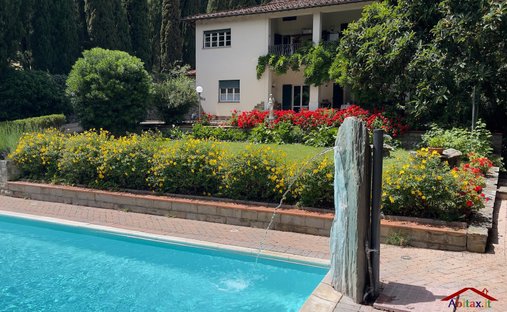 Millennial Castle In The Hills Of Arezzo
