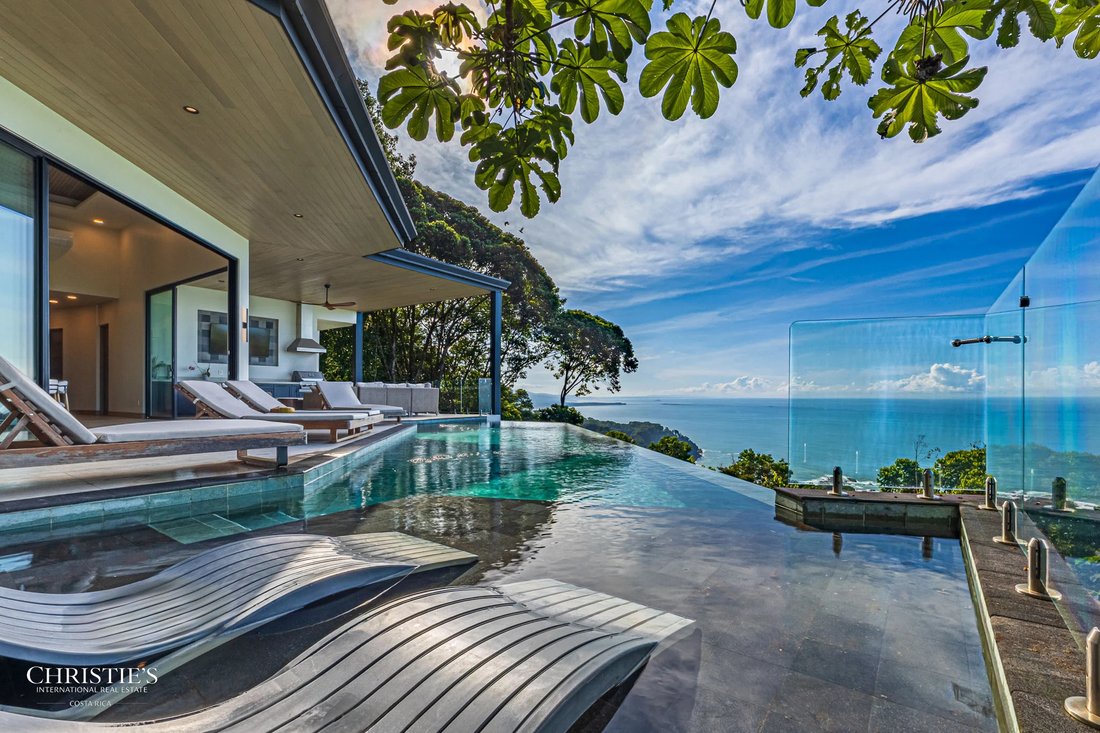 Villa in Uvita, Puntarenas Province, Costa Rica 1 - 16815636