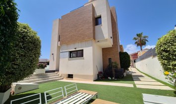 Chalet in Torrevieja, Valencian Community, Spain 1