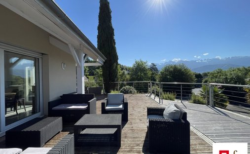 Villa in Corenc, Auvergne-Rhone-Alpen, Frankreich 1
