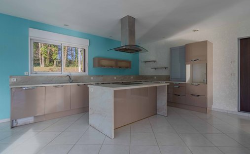 Castle for Sale in Sarlat-la-Canéda, Nouvelle-Aquitaine, France