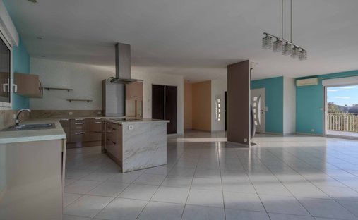 Castle for Sale in Sarlat-la-Canéda, Nouvelle-Aquitaine, France