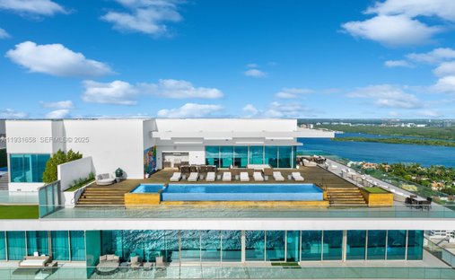 Condo in Bal Harbour, Florida, United States 1