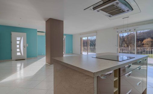 Castle for Sale in Sarlat-la-Canéda, Nouvelle-Aquitaine, France