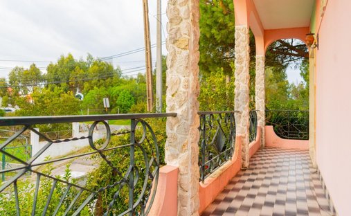 Townhouse in Charneca de Caparica e Sobreda, Setubal, Portugal 1