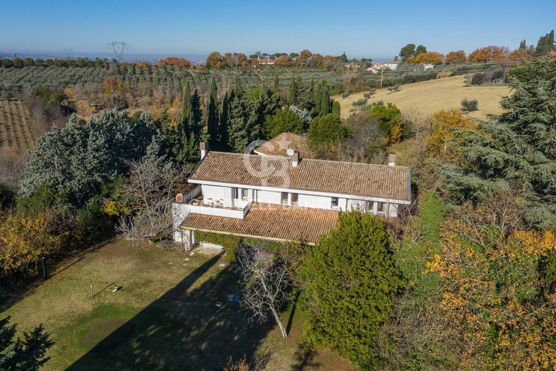 Villa in Santarcangelo di Romagna, Emilia-Romagna, Italy 2 - 16822447