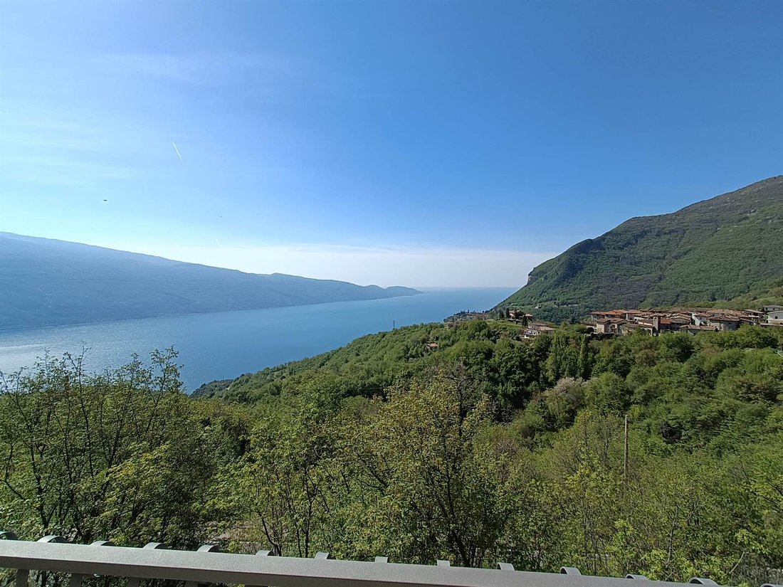 Villa en Gargnano, Lombardía, Italia 1 - 16823076