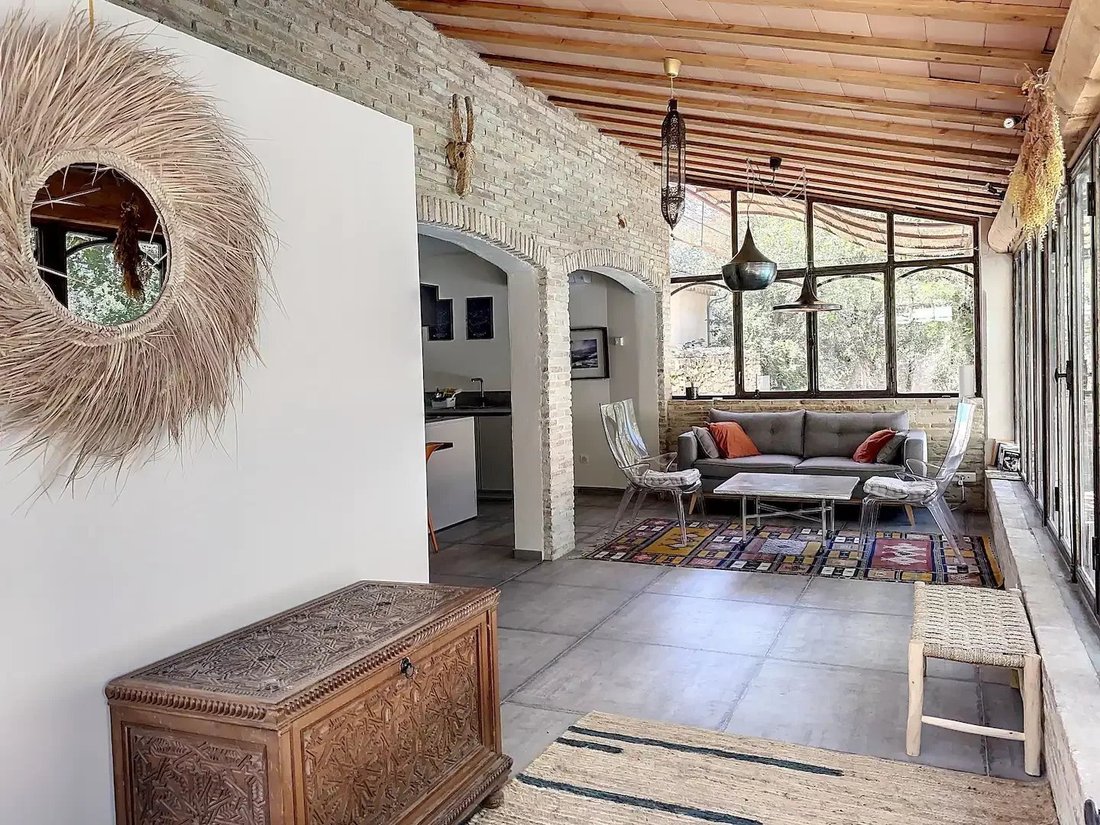 House in Cabrières-d'Avignon, Provence-Alpes-Côte d'Azur, France 3 - 16819583