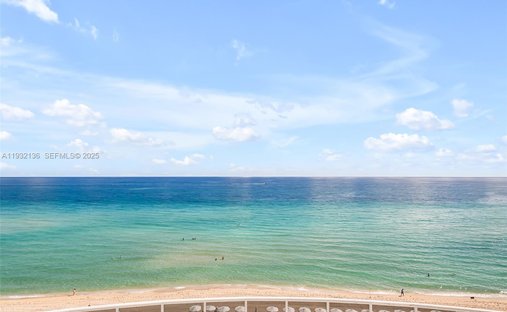 Condo in Golden Beach, Florida, United States 1