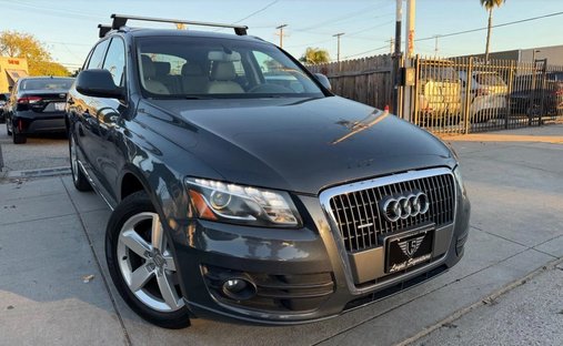 2011 Audi Q5 2.0T Quattro Premium Sport Utility 4D in Van nuys, CA, United States 1