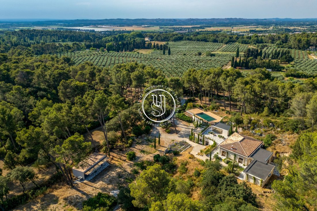 Villa in Saint-Rémy-de-Provence, Provence-Alpes-Côte d'Azur, France 1 - 16823277