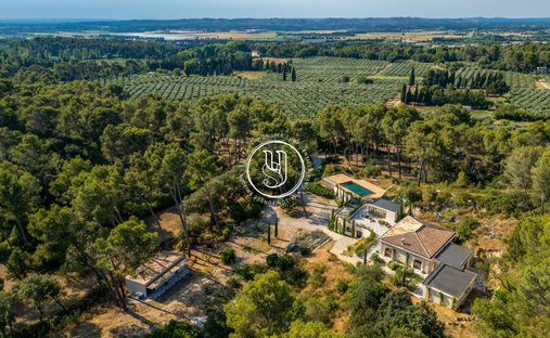 Villa in Saint-Rémy-de-Provence, Provence-Alpes-Côte d'Azur, France 1