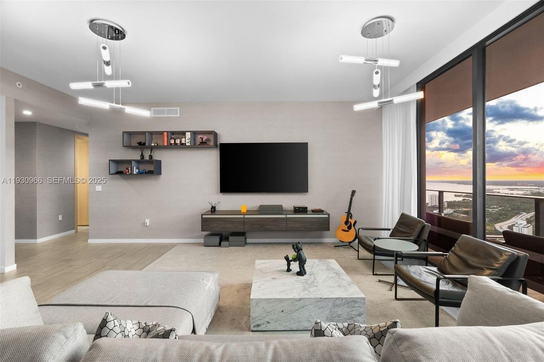 Condo in Miami, Florida, United States 4 - 16821481