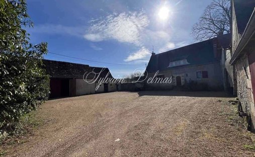 A Carefully Restored 15th Century Fortified Manor House, With A Swimming Pool And 3 Hectare