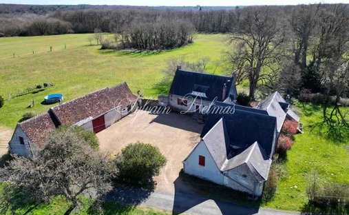 A Carefully Restored 15th Century Fortified Manor House, With A Swimming Pool And 3 Hectare