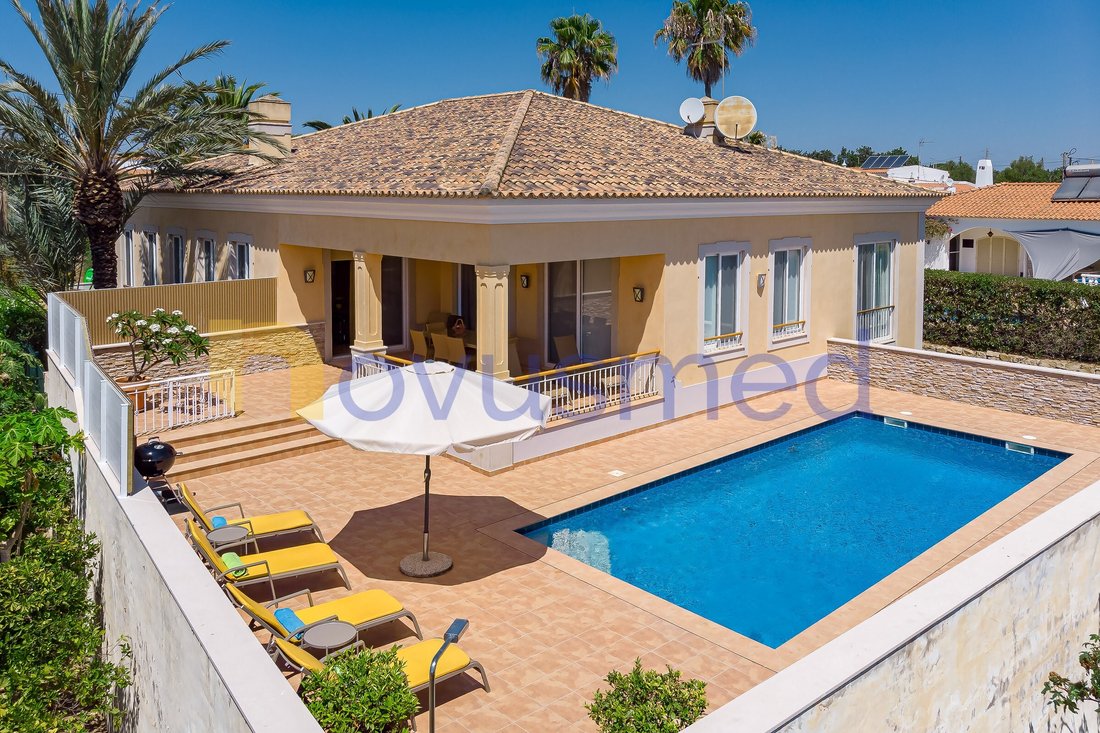 House in Olhos de Agua, Algarve, Portugal 1 - 16819436