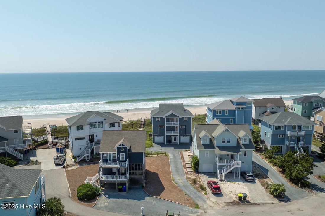 House in North Topsail Beach, North Carolina, United States 1 - 16057696