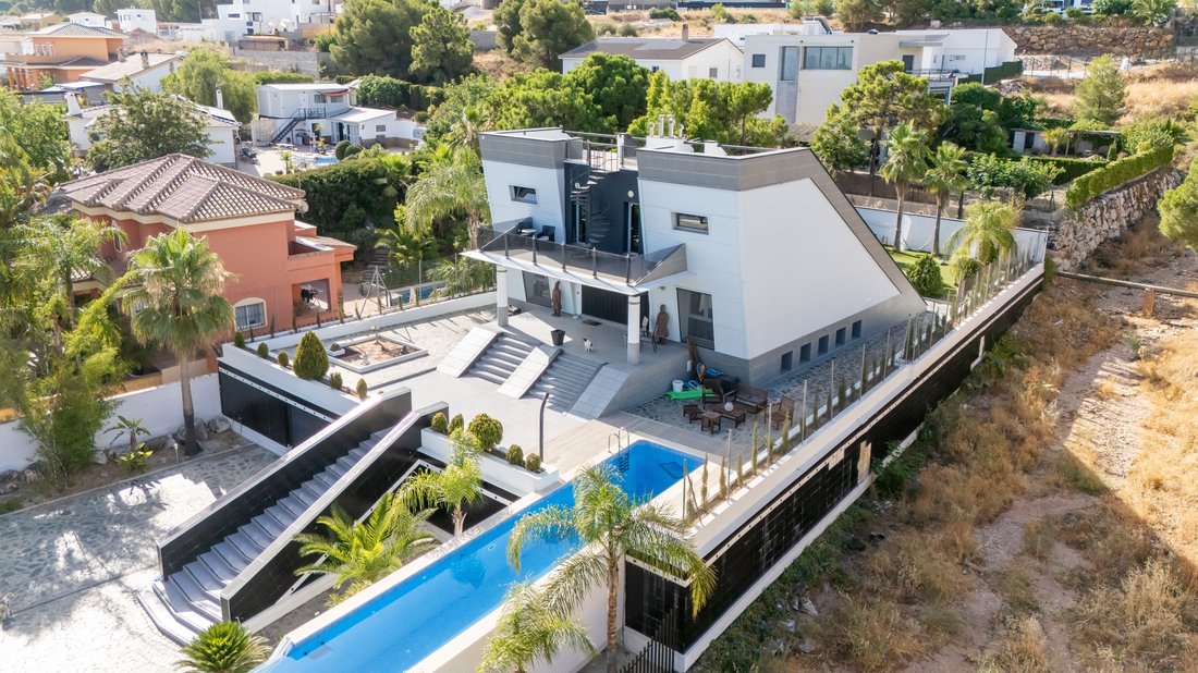 Villa in Alhaurin de la Torre, Andalusia, Spain 4 - 16779168