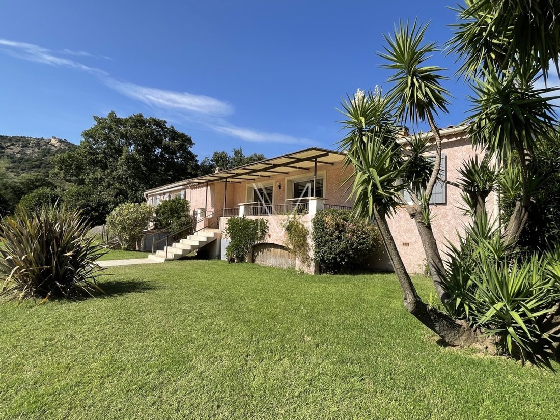 House in Le Plan-de-la-Tour, Provence-Alpes-Côte d'Azur, France 5 - 16821019