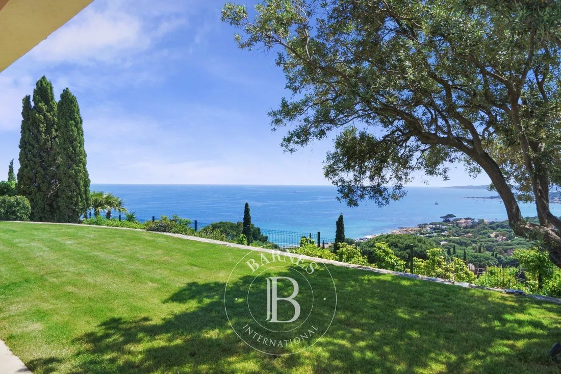 Villa in Nartelle-Noyer-Bellevue-bd des Sardinaux, Sainte-Maxime, France 2 - 14681091