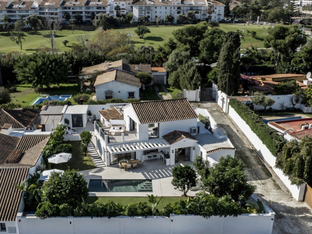 Villa in San Pedro de Alcantara, Andalusia, Spain 1 - 16820969