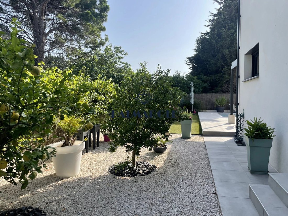 Villa in Saint-Cyprien, Occitania, France 2 - 16822509