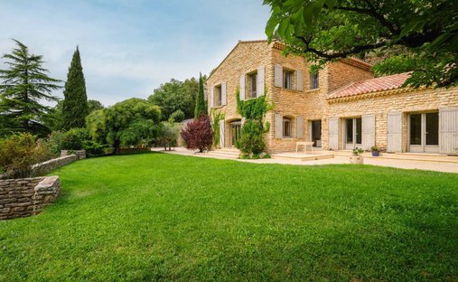 Castle for Sale in Carpentras, Provence-Alpes-Côte d'Azur, France