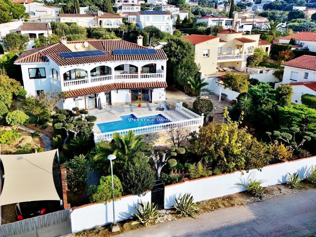 Villa in Roses, Catalonia, Spain 1 - 16544717