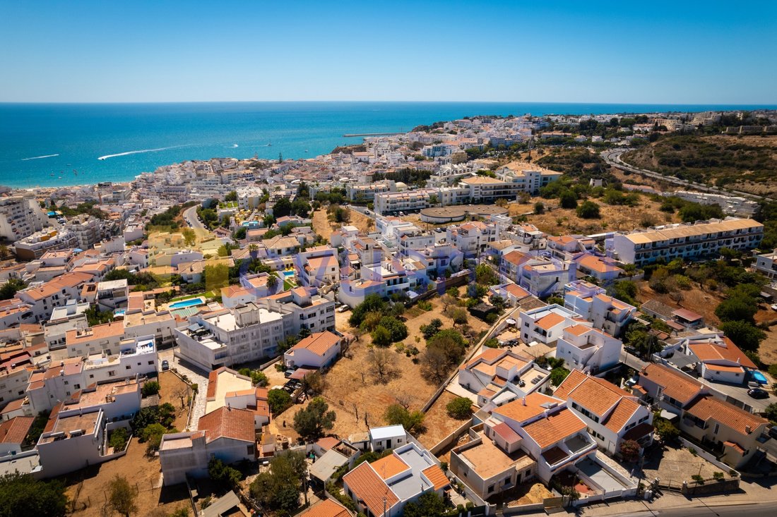 House in Olhos de Agua, Algarve, Portugal 1 - 16819444