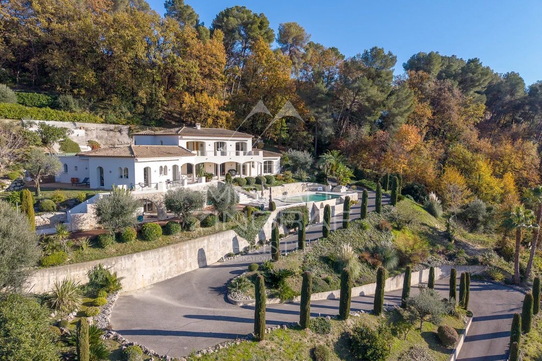 Villa in Saint-Paul-de-Vence, Provence-Alpes-Côte d'Azur, France 1 - 16810178