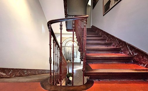 Castle for Sale in Carpentras, Provence-Alpes-Côte d'Azur, France