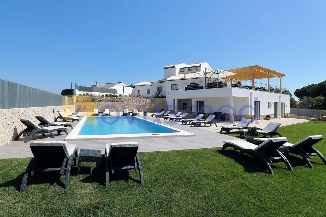 House in Olhos de Agua, Algarve, Portugal 1 - 16819479
