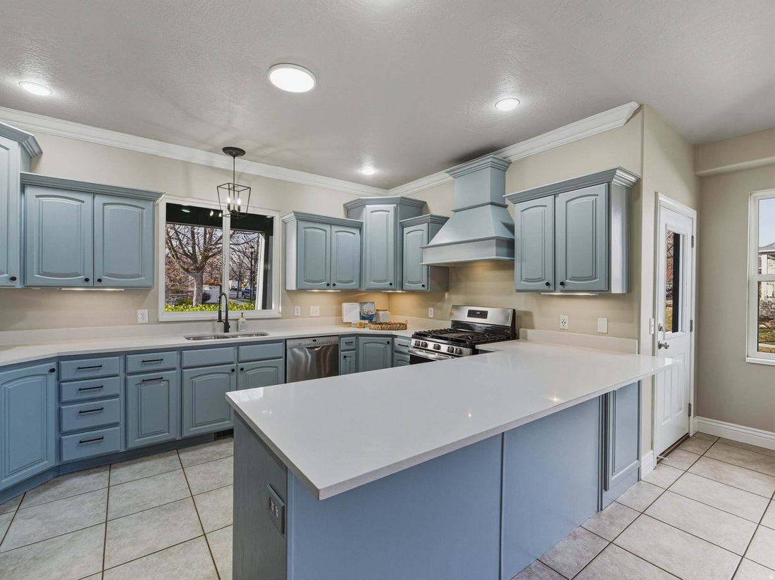 House in South Jordan, Utah, United States 4 - 16821272