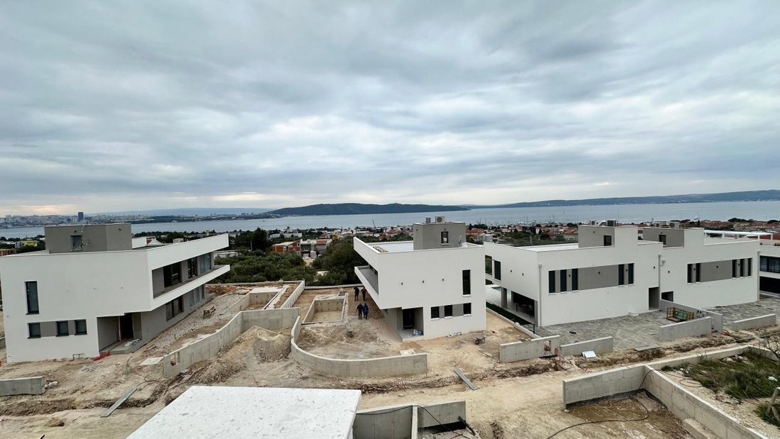 Villa in Kastel Sucurac, Split-Dalmatia County, Croatia 2 - 16821710