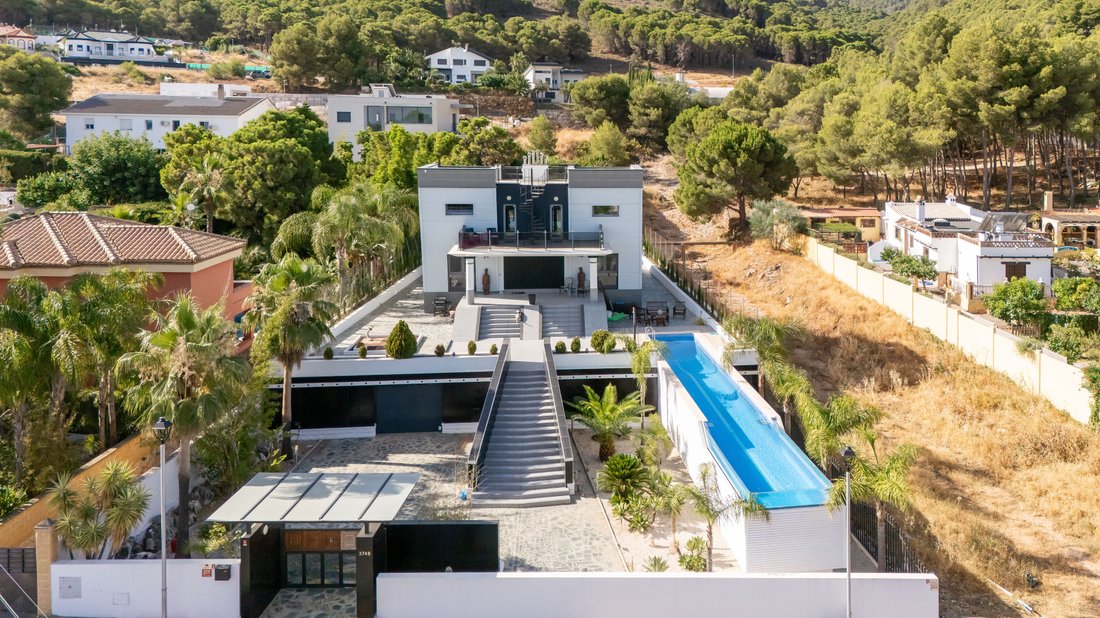 Villa in Alhaurin de la Torre, Andalusia, Spain 3 - 16779168