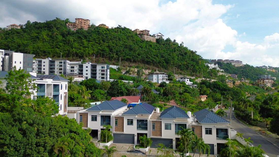 Townhouse in Kingston, St. Andrew Parish, Jamaica 3 - 16823399