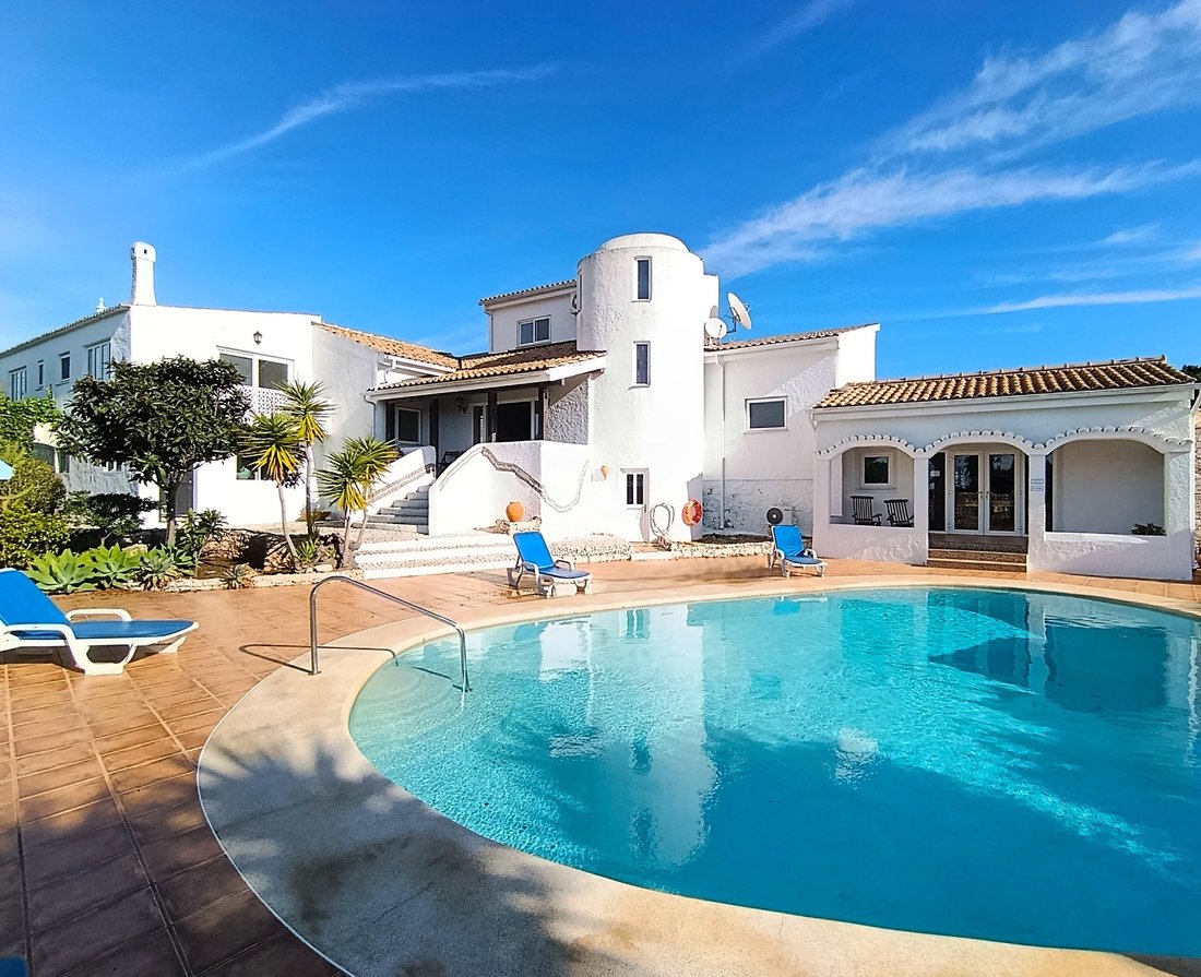 Villa in Carvoeiro, Algarve, Portugal 1 - 16820557