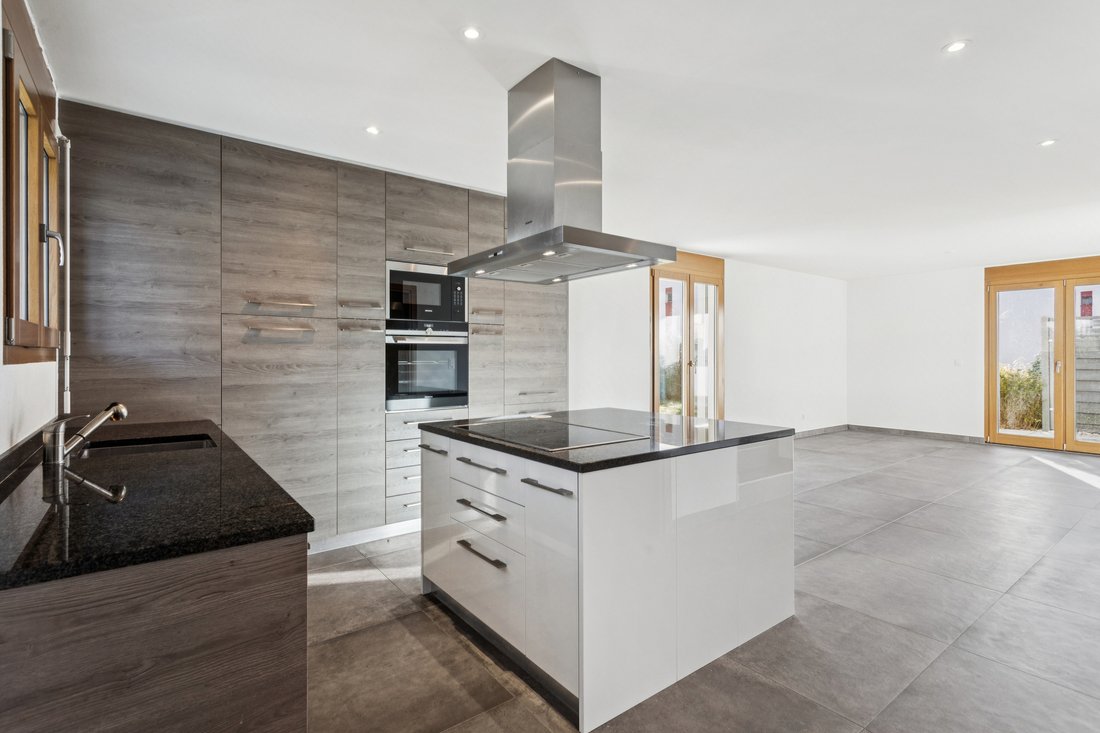 Adjoining 4.5 Room Villa Ideal For A Family