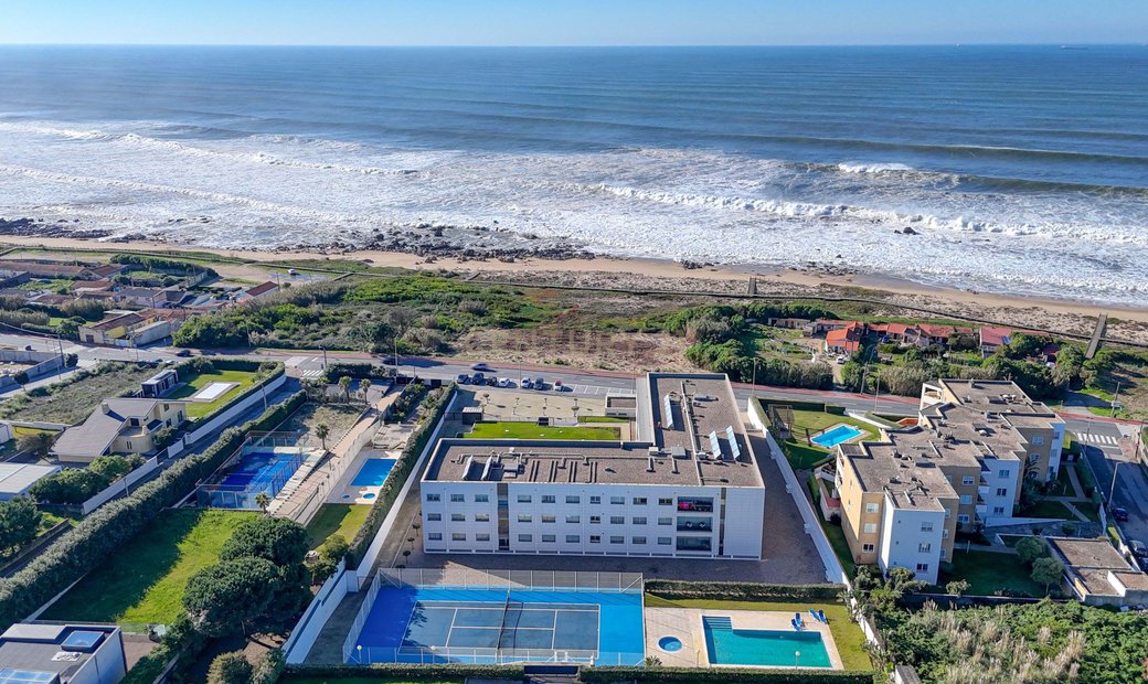 3 Bedroom Apartment On The Beachfront In Madalena, Porto District ...