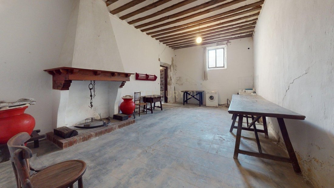 Chateau in Santa Cruz de la Zarza, Castile-La Mancha, Spain 4 - 16820038