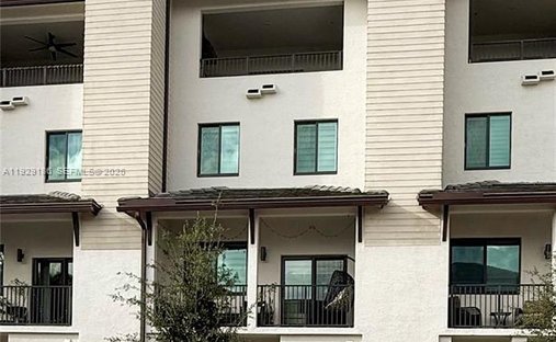 Townhouse in Miami Springs, Florida, United States 1
