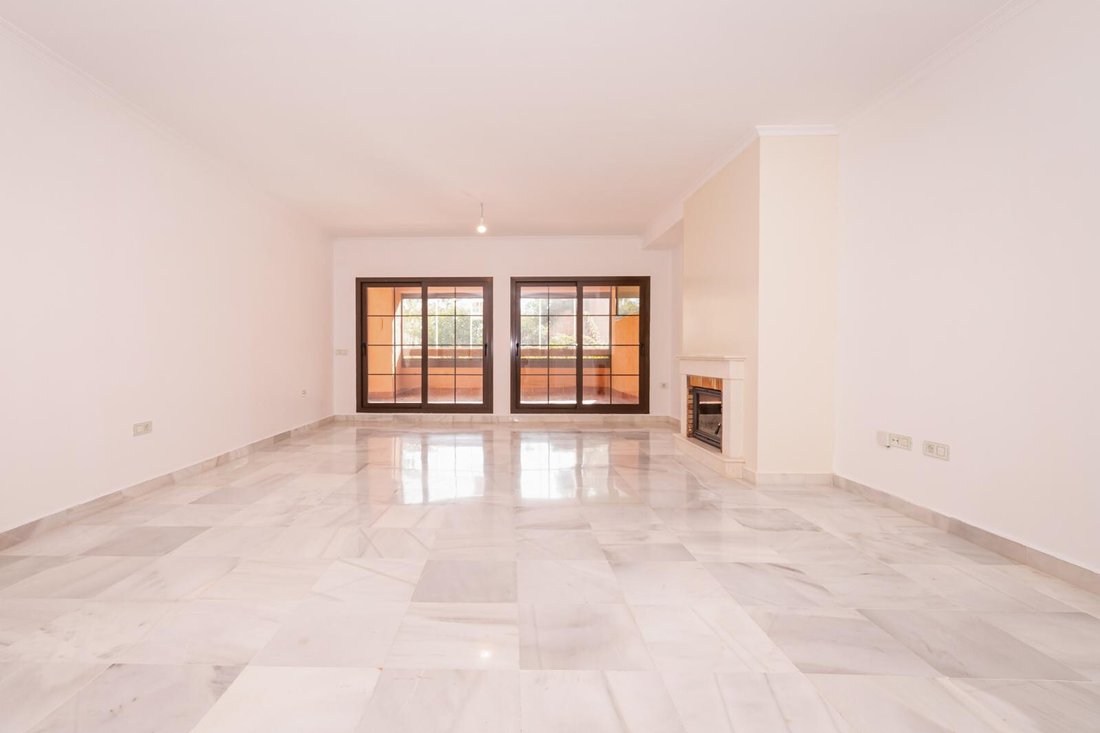 Apartment in Atalaya-Isdabe, Estepona, Andalusia 1 - 16823111